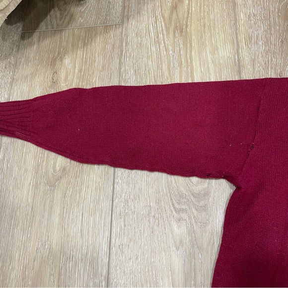 Red Knit - Picture 6 of 8